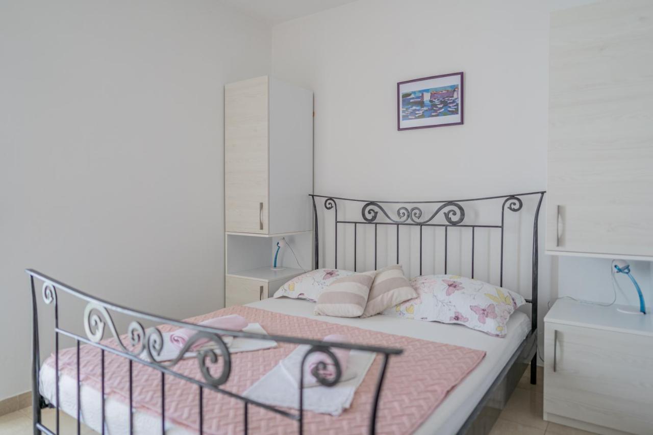 פומנה Guesthouse Kamarin מראה חיצוני תמונה